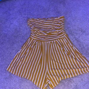 No shoulder stripped jumper! Never worn!